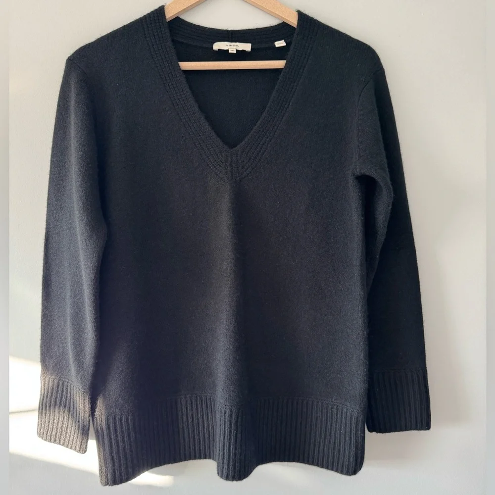 Vince 100% Cashmere V-Neck Sweater - Classic Black - Size XXS (Fits XS) - Picture 2 of 12